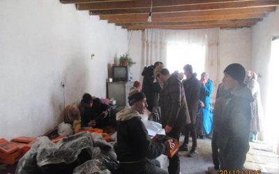 Project 04 (donation Cost U$1091):In Riddeh, Rushan District, UBB purchased for all families, winter clothing and shoes